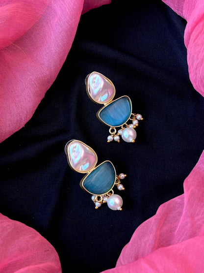 Monalisa Stone with Shell Pearl Pendant Necklace with Earring set