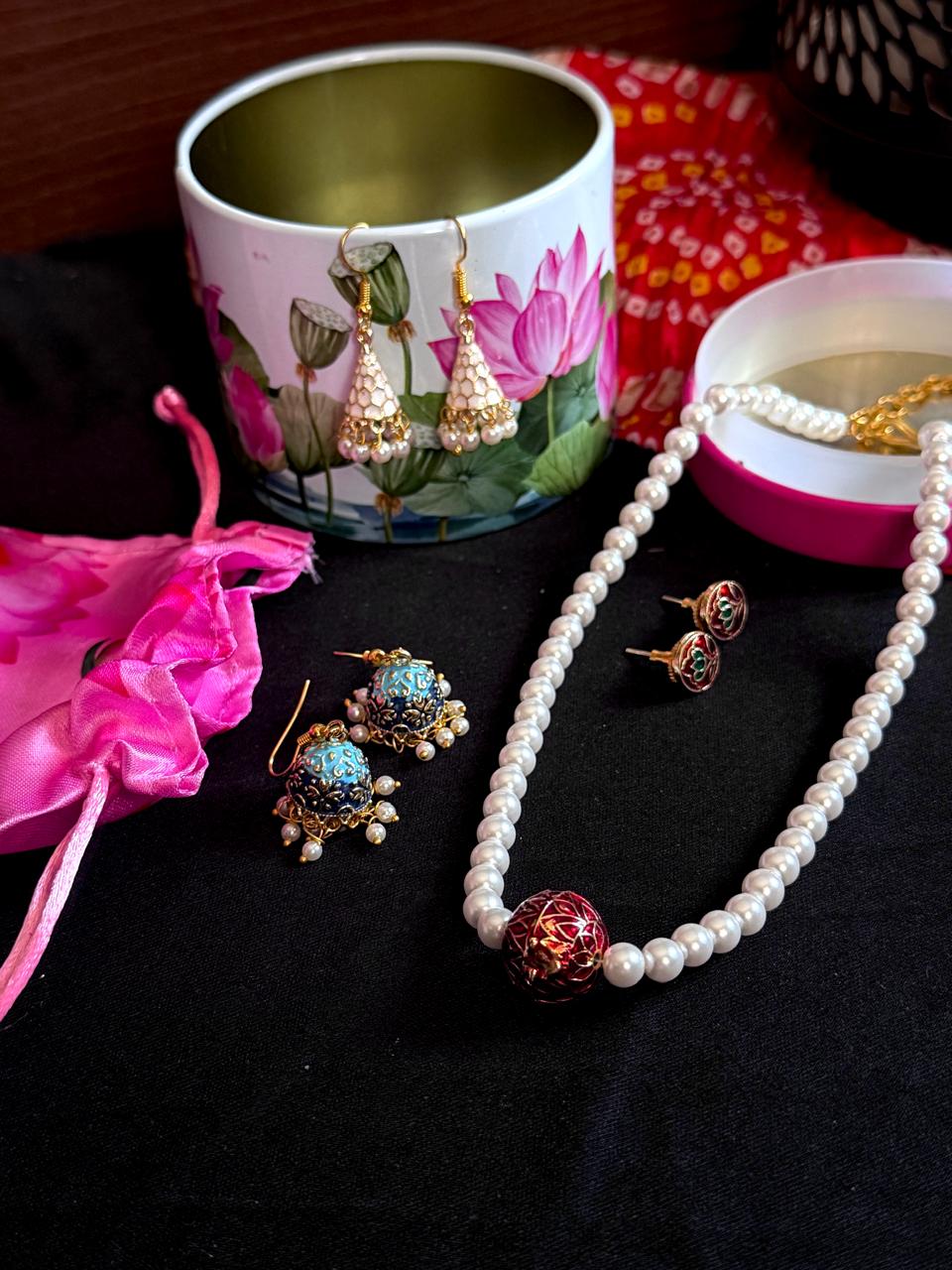 Gift Box (3 pairs Earring, 1 Necklace)