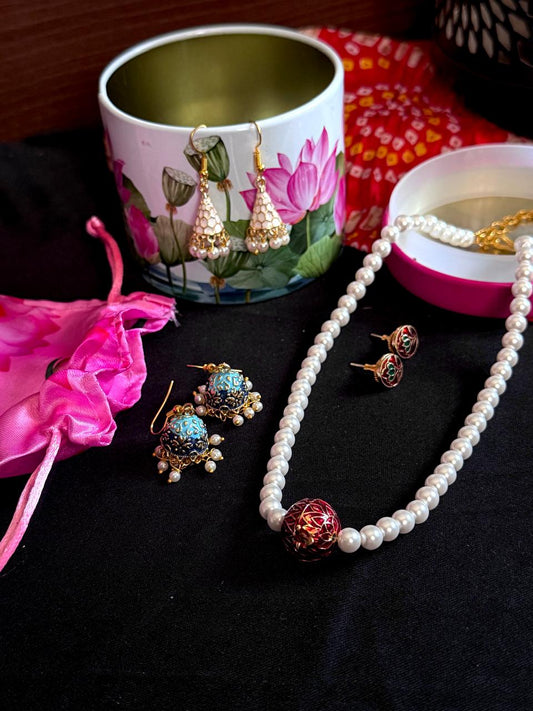 Gift Box (3 pairs Earring, 1 Necklace)