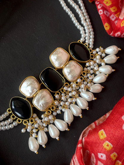 Sea Shell with Monalisa Stone Choker with Earring Set