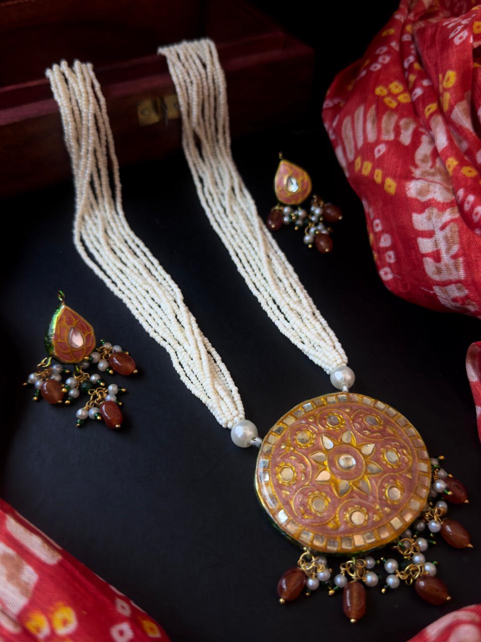 Lakh Beaded Pendant Necklace with Lakh Earring Set