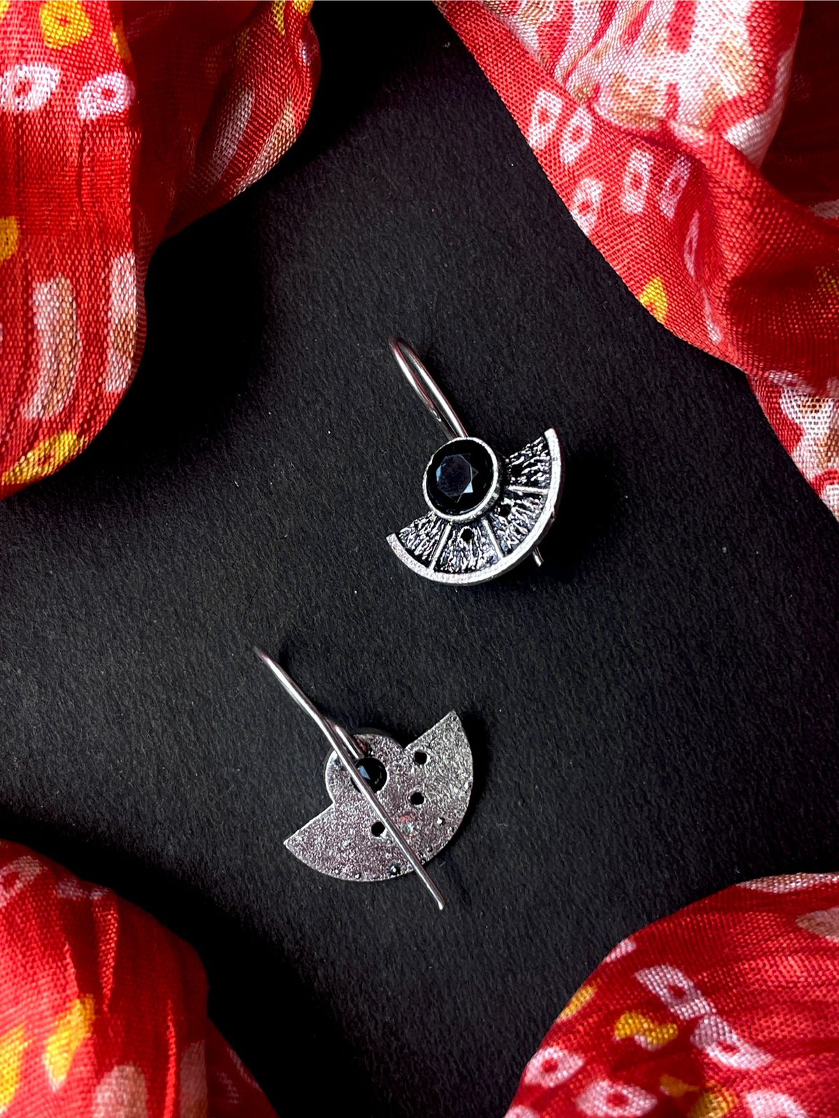 Monlisa Stone Oxidized Earring