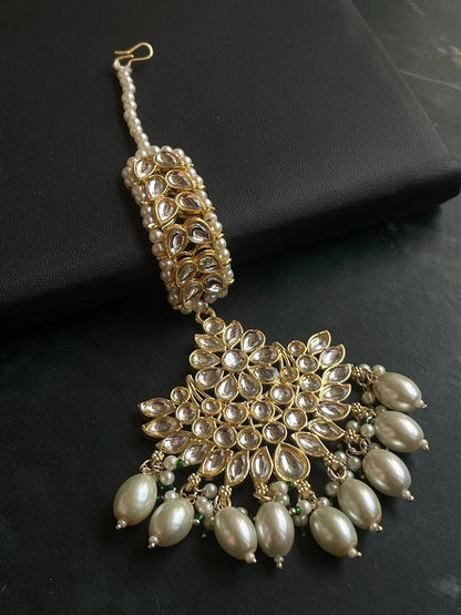 Kundan with Pearl Choker, Earrings and Mangtika set