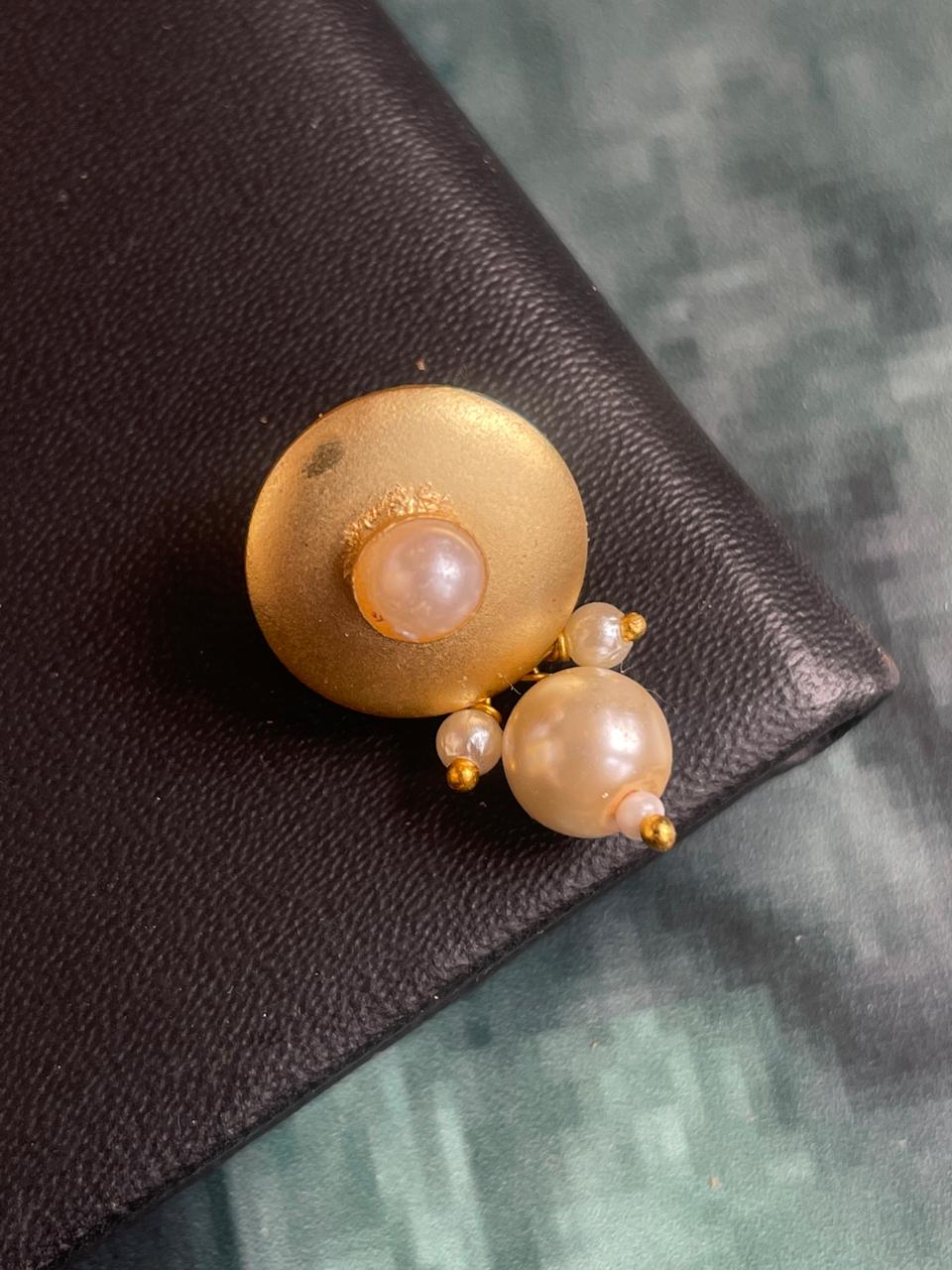 Monalisa Stone with Pearl Golden Stud Earring