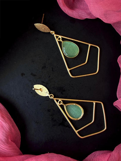 Monalisa Stone Geometrical Golden Earring