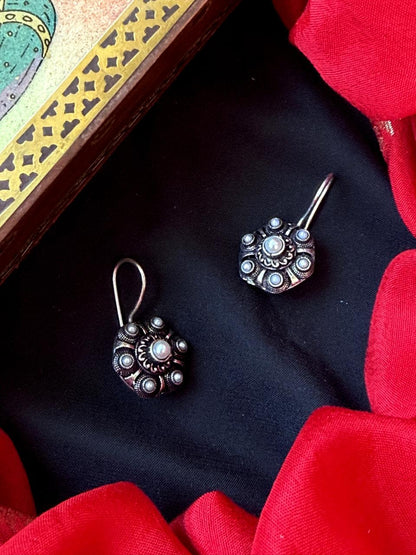 Stone Pearl Oxidized Earring