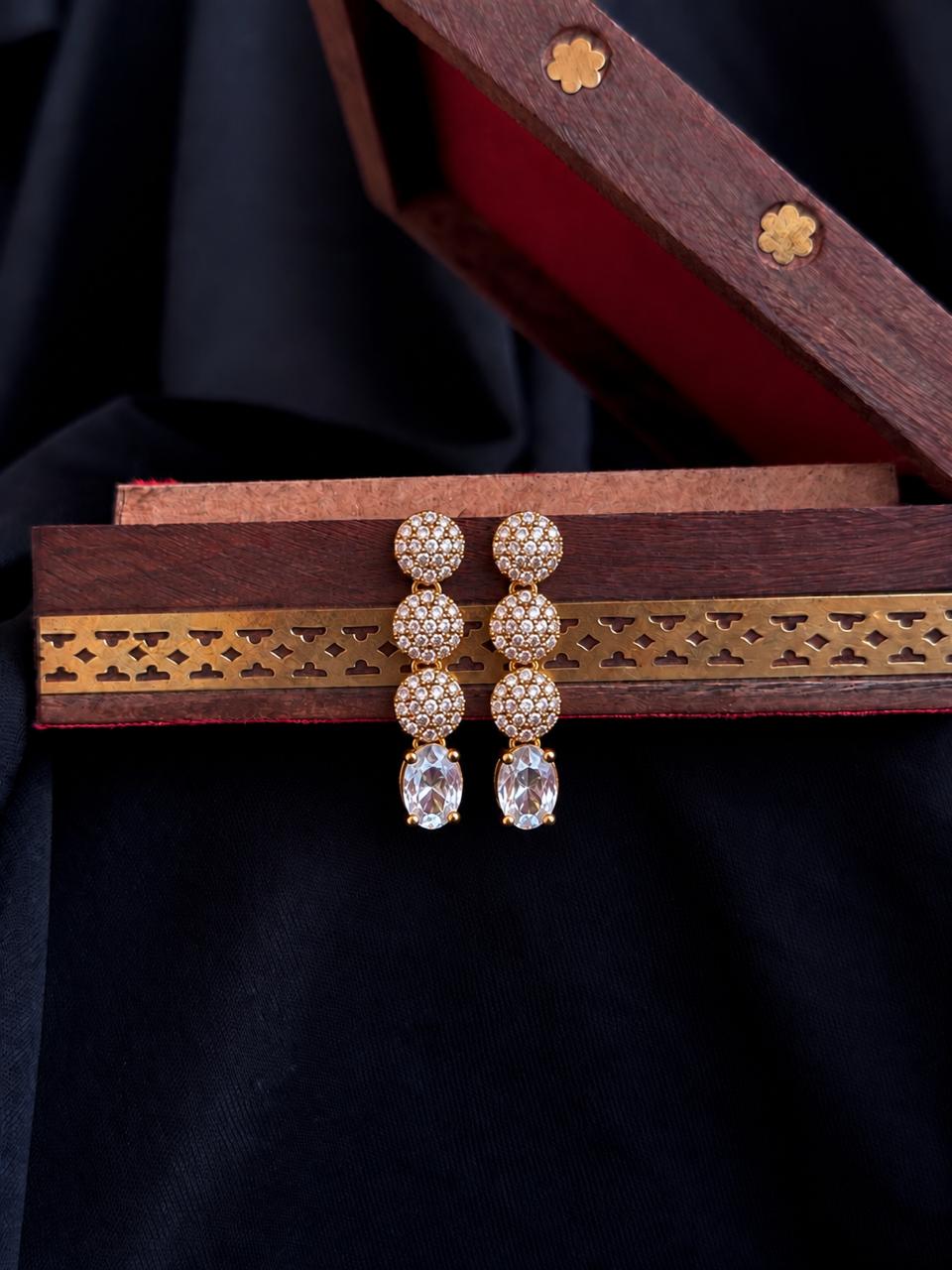 AD Stone Trendy Golden Choker with Earring Set