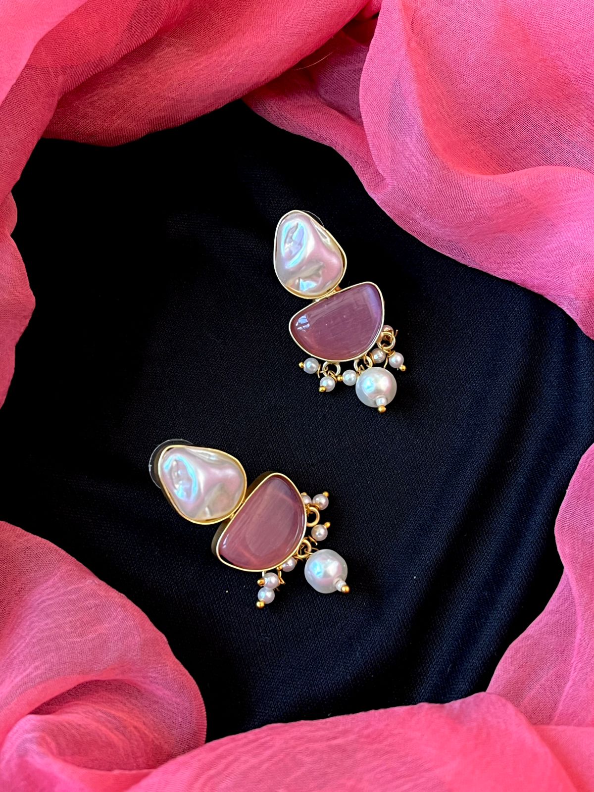 Monalisa Stone with Shell Pearl Pendant Necklace with Earring set