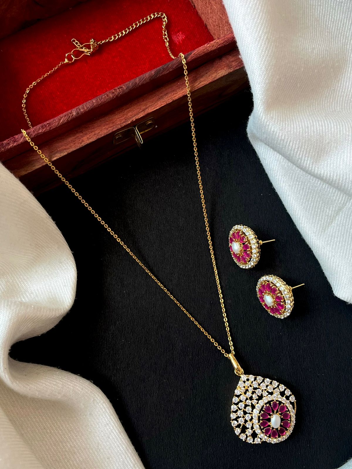 AD pendant Necklace with Earring Partywear Set