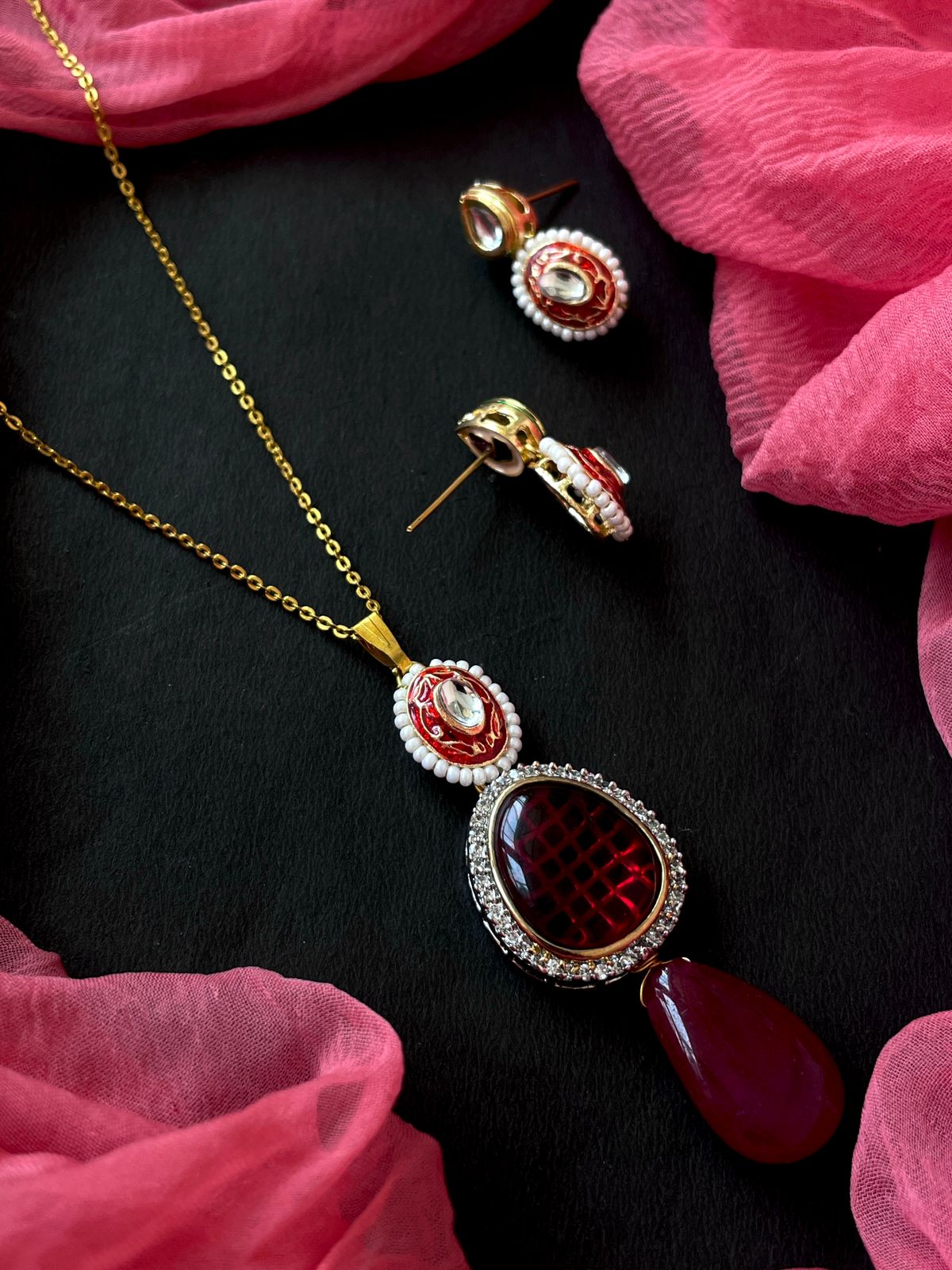 AD with Monalisa Stone Meenakari Pendant with Earring Set