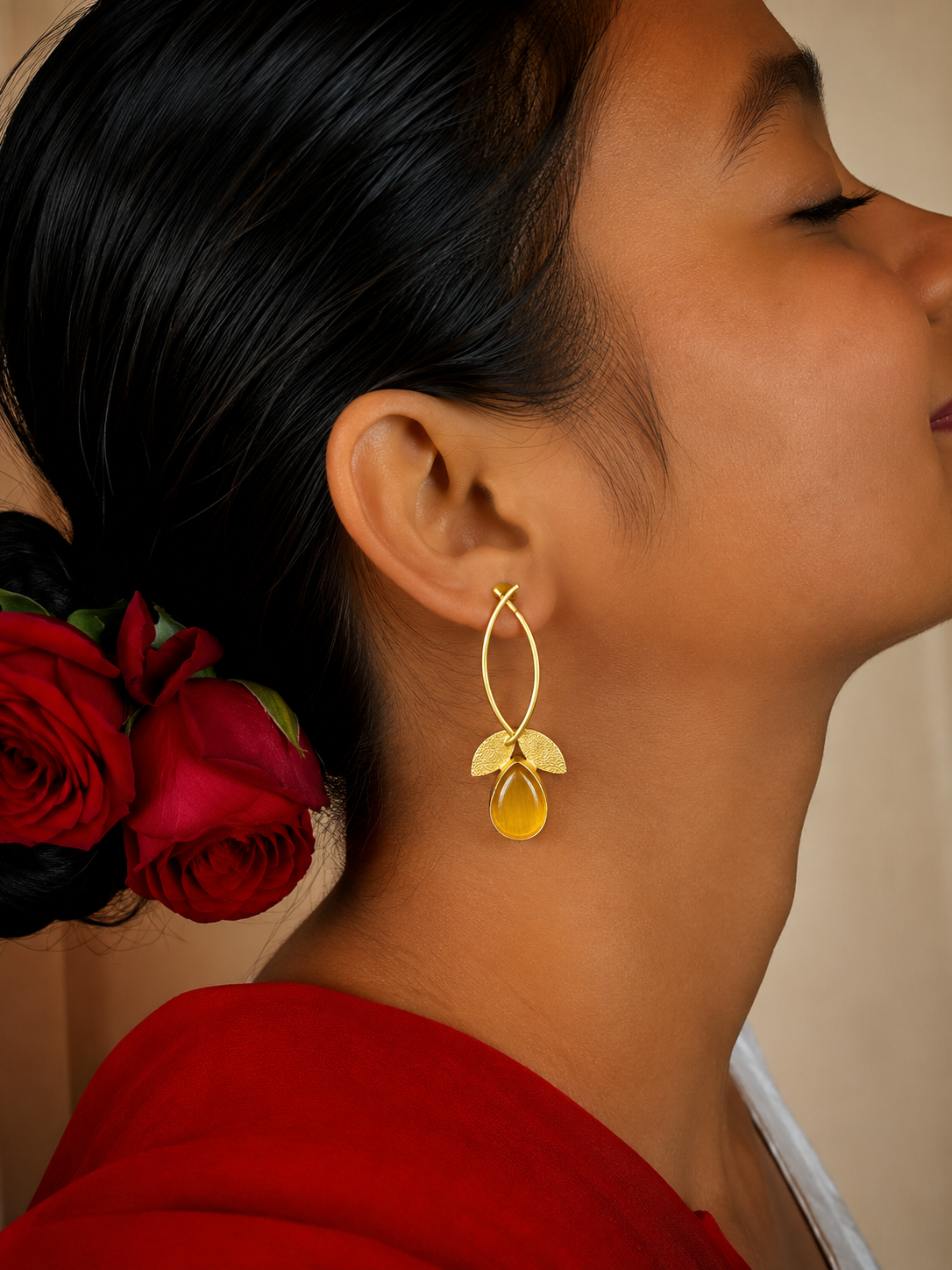 Golden Leaf Earring with Monalisa stone