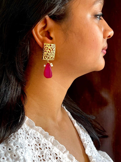 Earring with Monalisa Stone and Square Designer Top