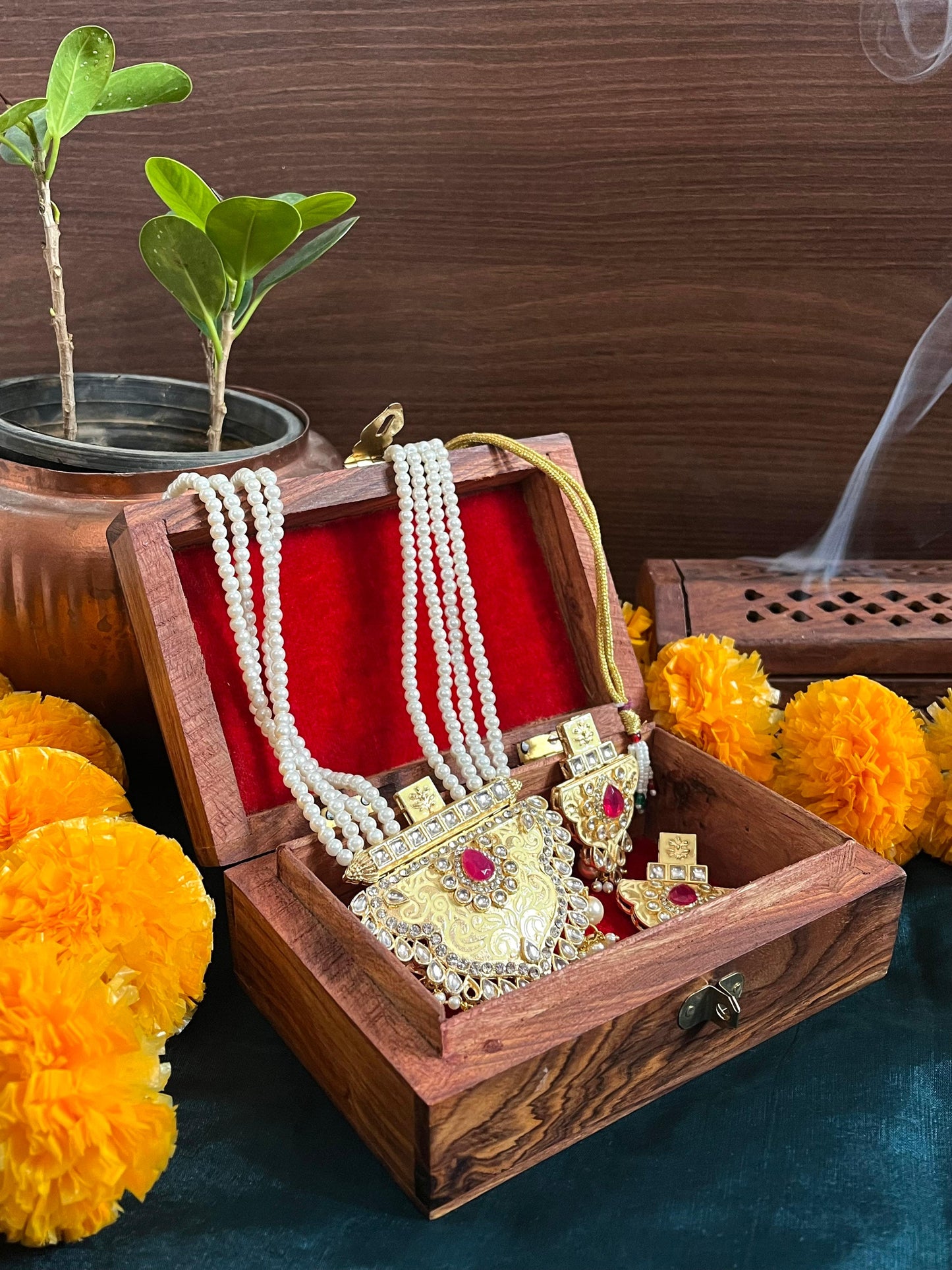 Gift Box of Meenakari Necklace Earring Set