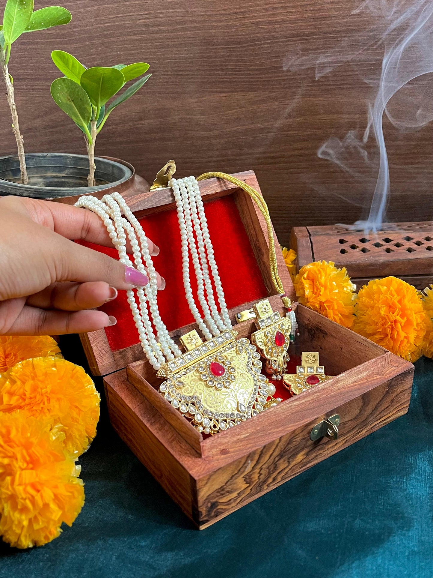 Gift Box of Meenakari Necklace Earring Set