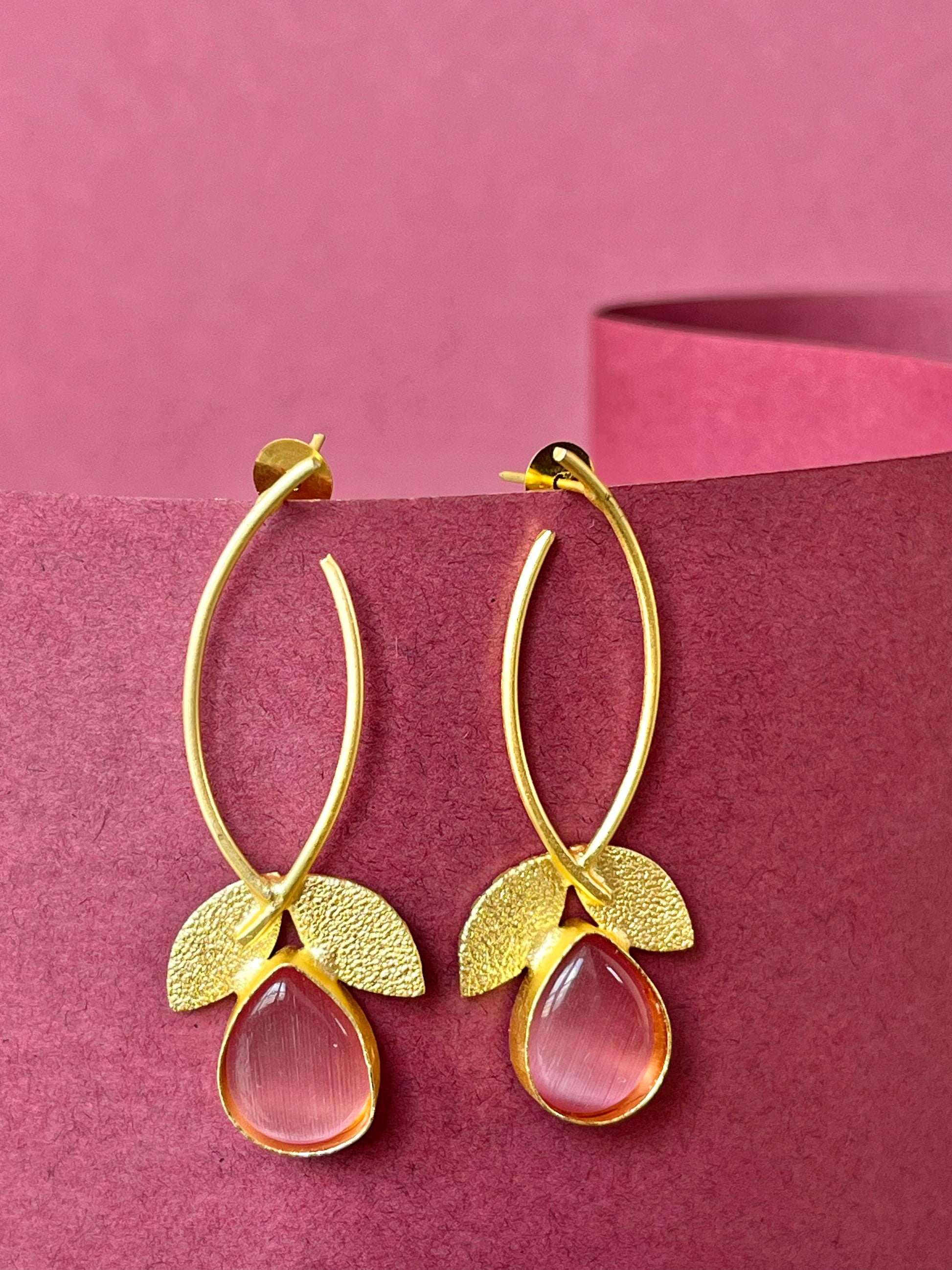 Golden Leaf Earring with Monalisa stone