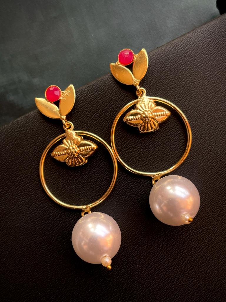 Golden Leaf, Hoop with Pearl Earring