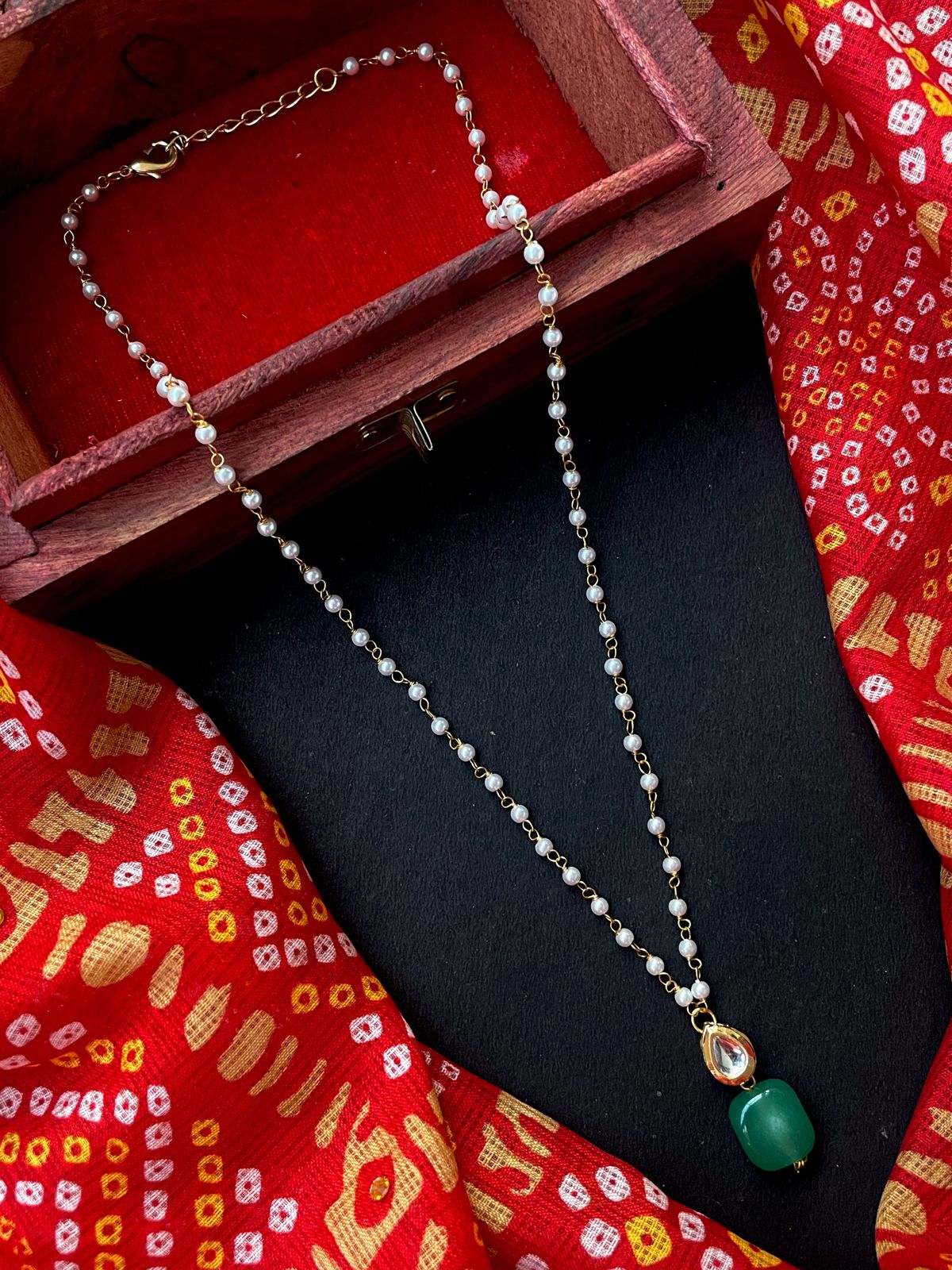 Handmade Shell Pearl Chain Kundan with Jade Stone Pendant Necklace