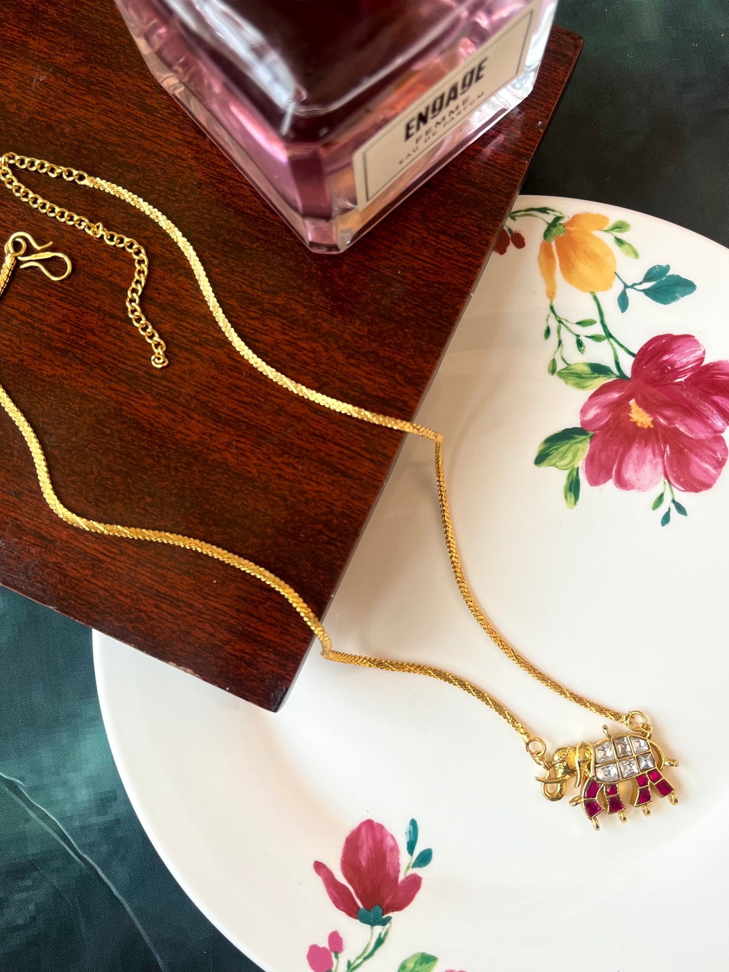 Stone Pendant Elephant Chain Necklace