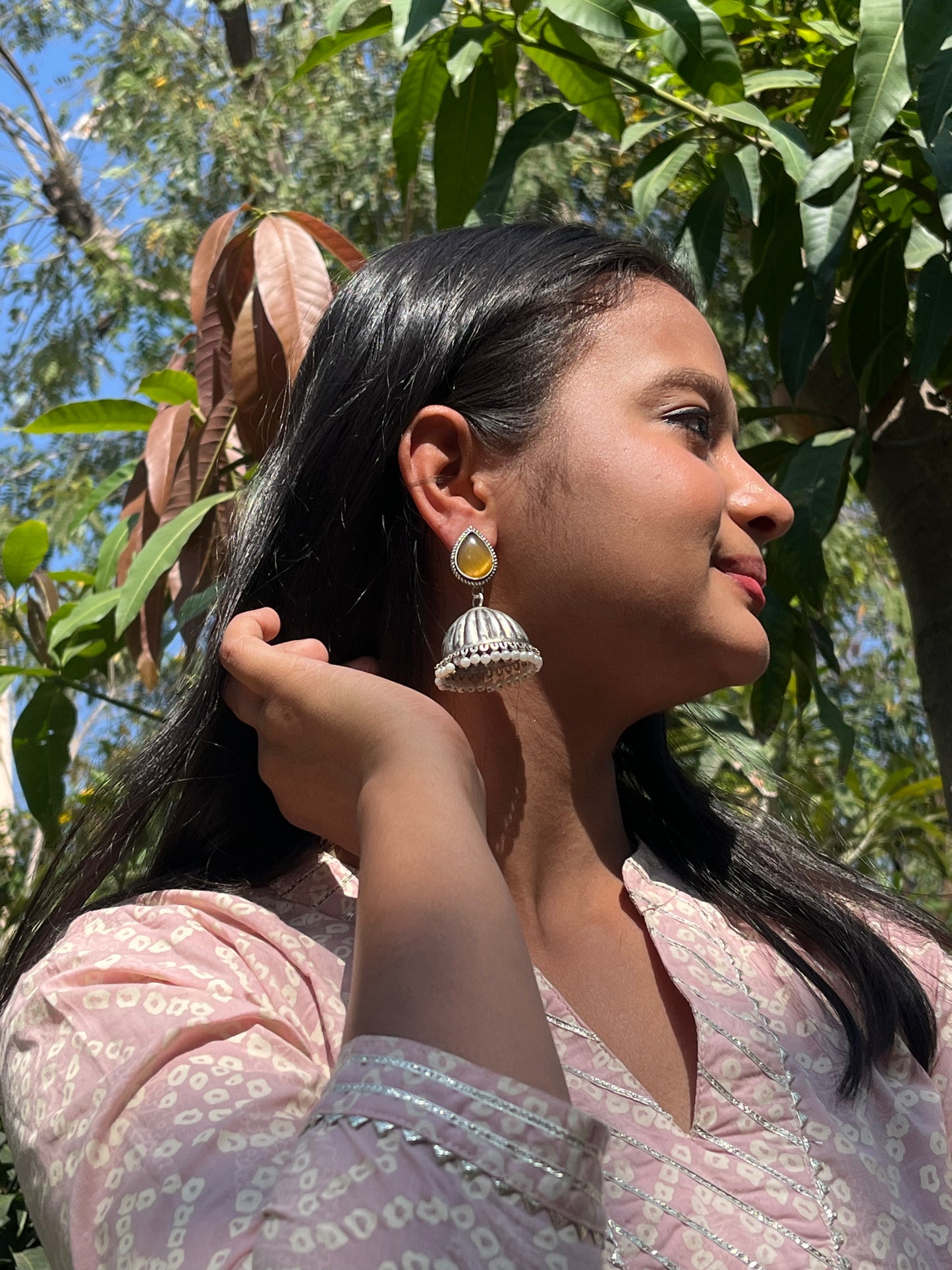 Monalisa Stone Top with Silver Replica Jhumki Earring