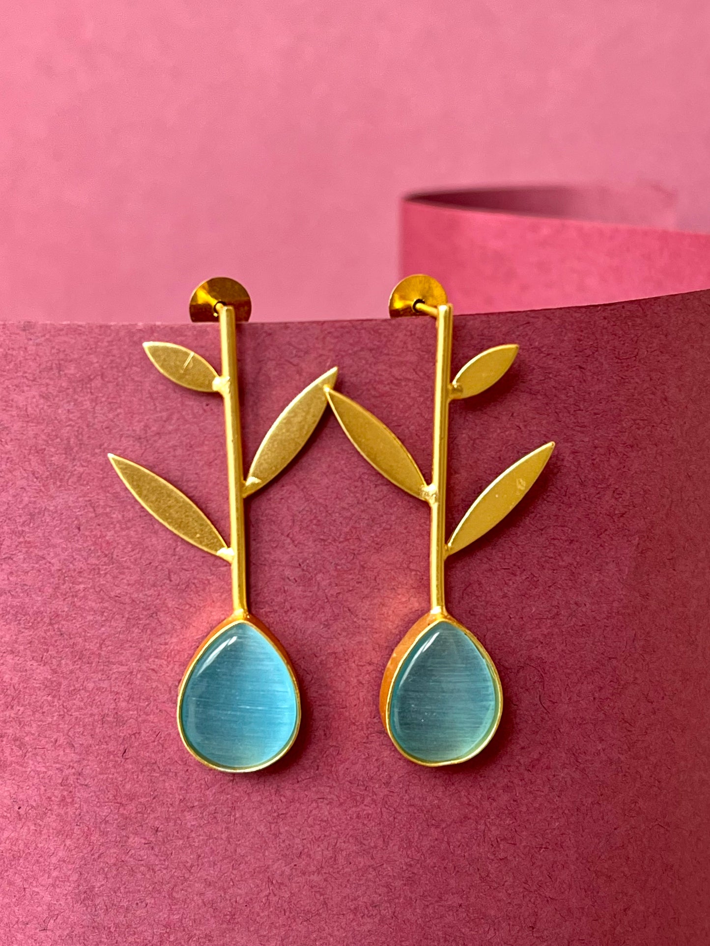 Monalisa Stone Golden Earring