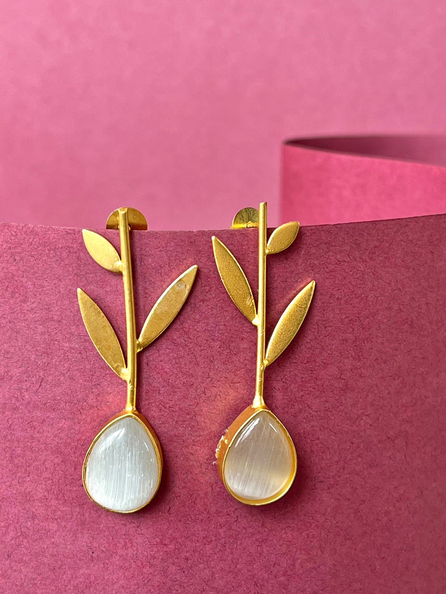 Monalisa Stone Golden Earring