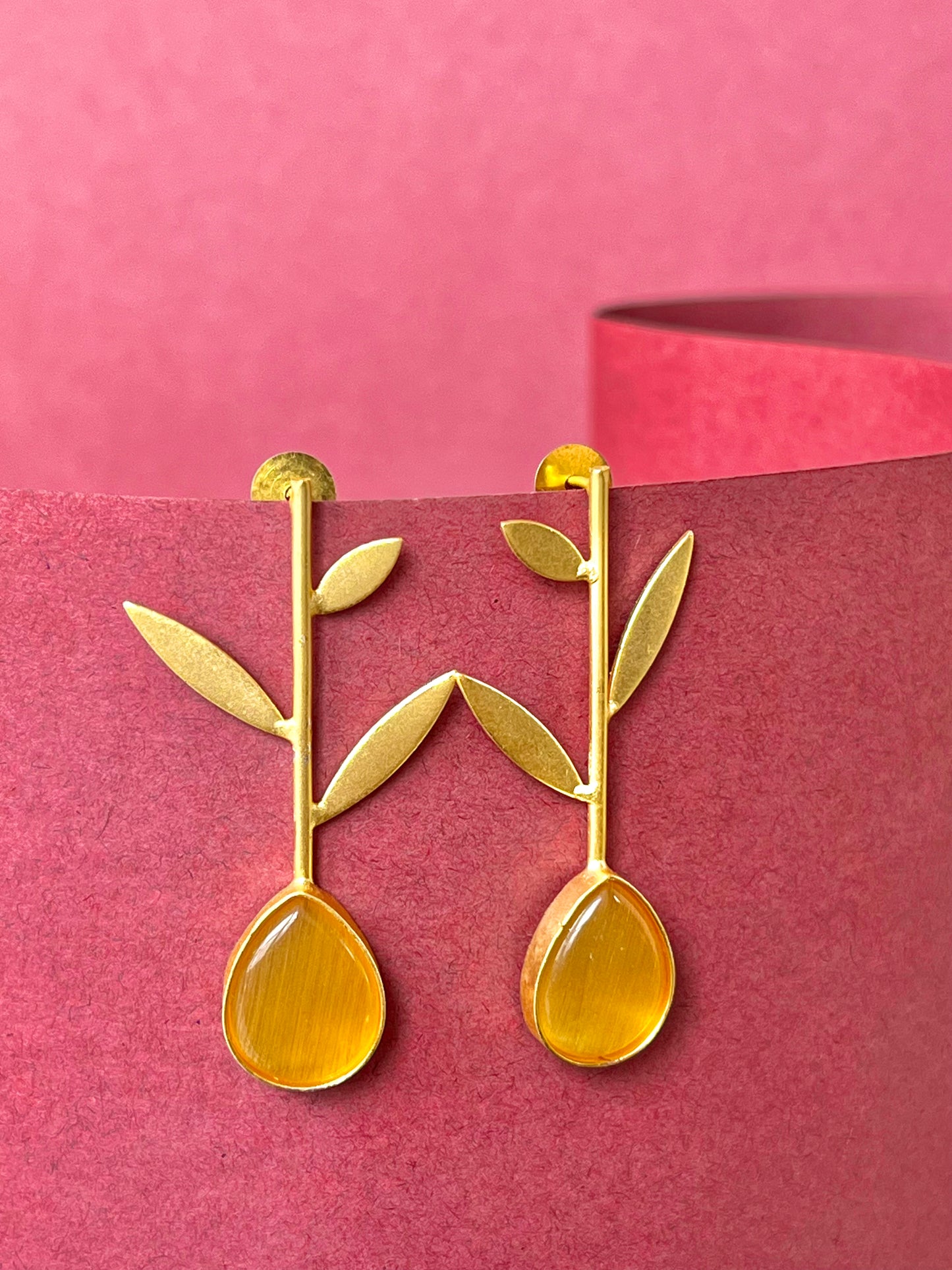 Monalisa Stone Golden Earring