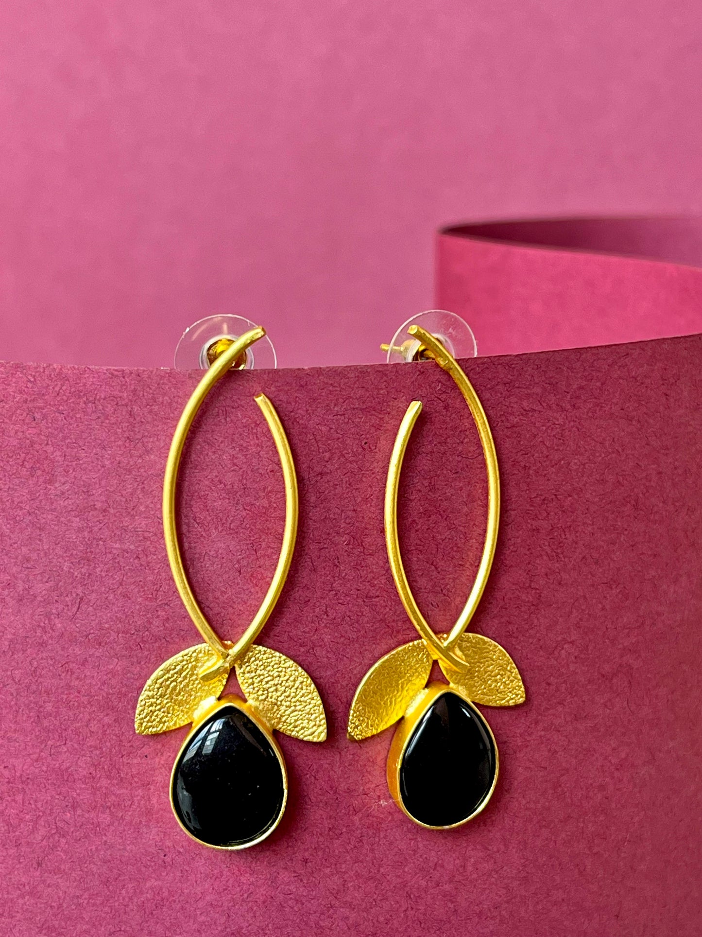 Golden Leaf Earring with Monalisa stone