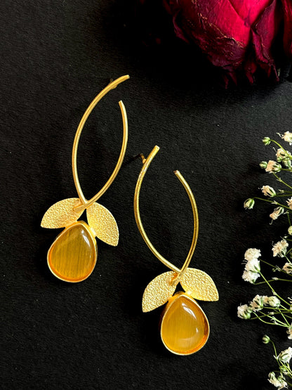 Golden Leaf Earring with Monalisa stone