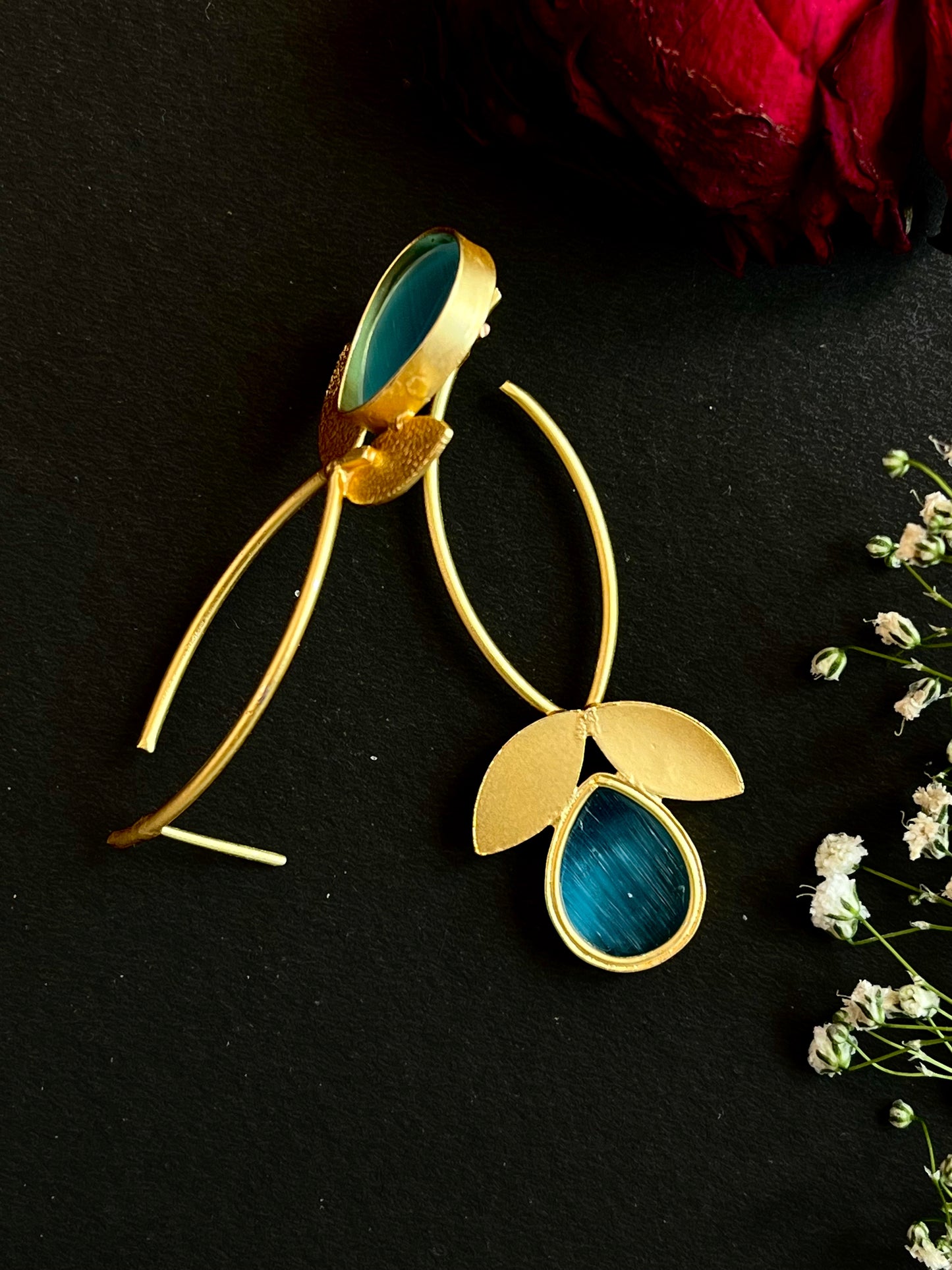 Golden Leaf Earring with Monalisa stone