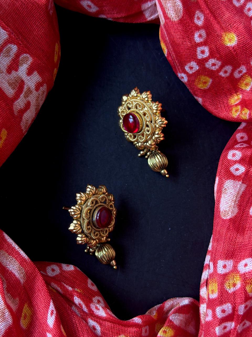 Single Stone Golden Ethnic Earring