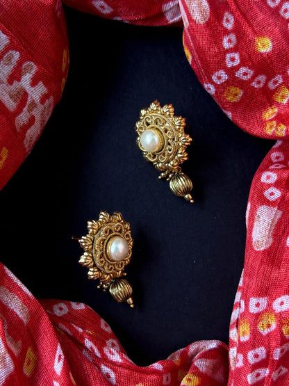 Single Stone Golden Ethnic Earring