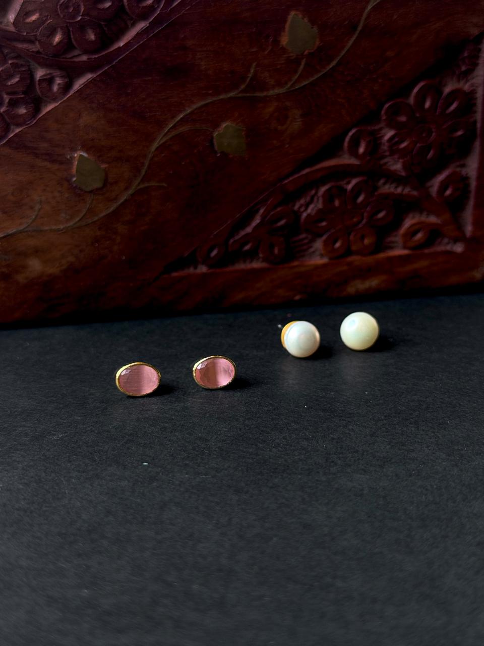 Monalisa Stone Oval Golden Earring with Pearl Earring Combo set