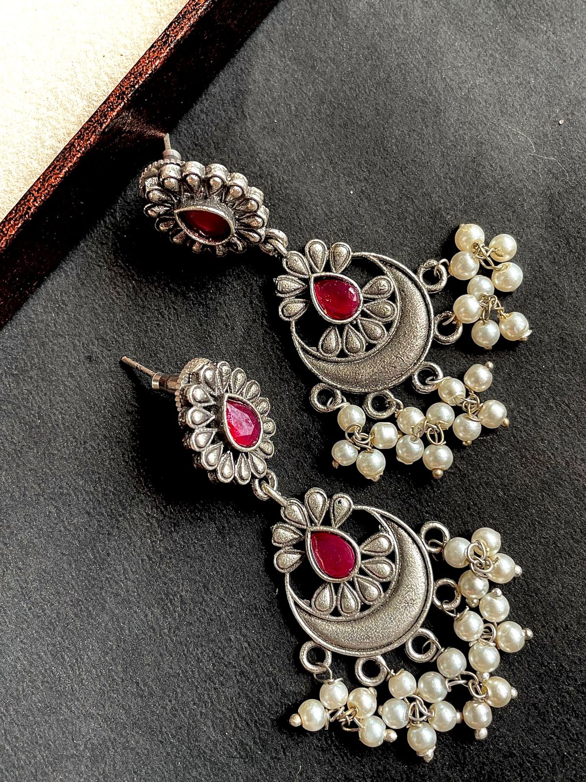 oxidized chandbali earing with stone and beads