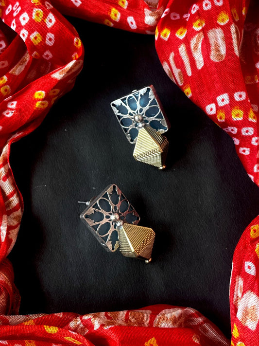 Monalisa Stone Dual Tone Traditional Partywear Earring