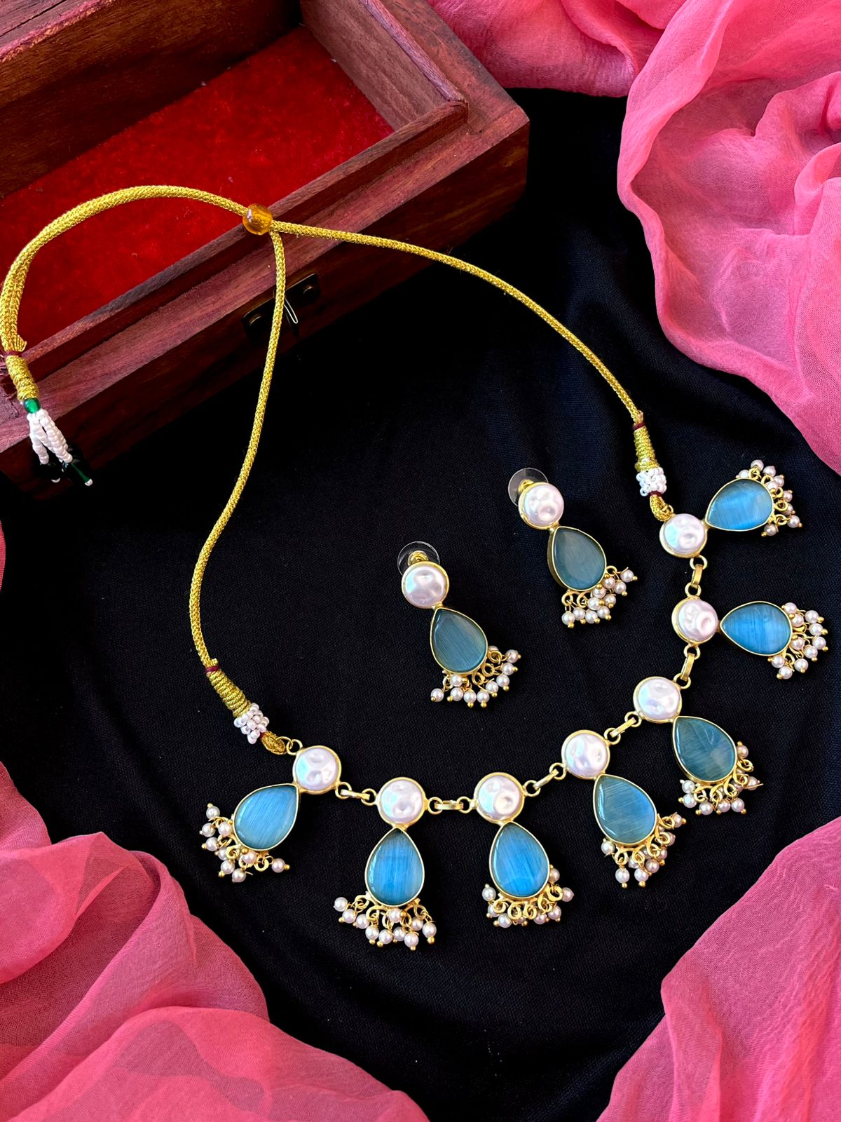 Monalisa Stone with Shell Pearl Choker and Earring set