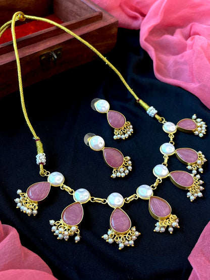 Monalisa Stone with Shell Pearl Choker and Earring set