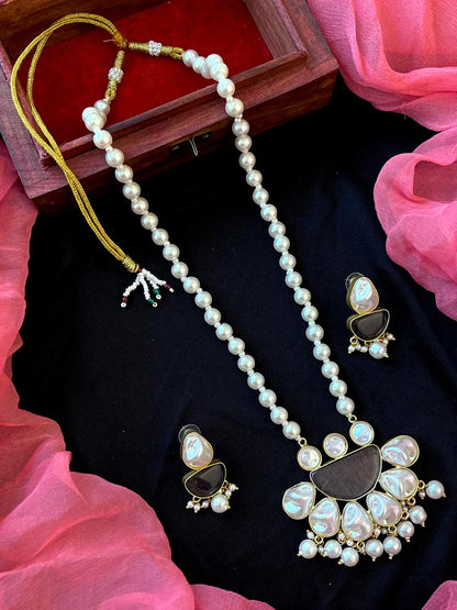Monalisa Stone with Shell Pearl Pendant Necklace with Earring set