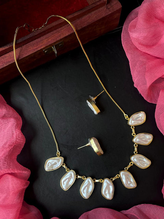 Shell Pearl Chain Necklace with Earring Set