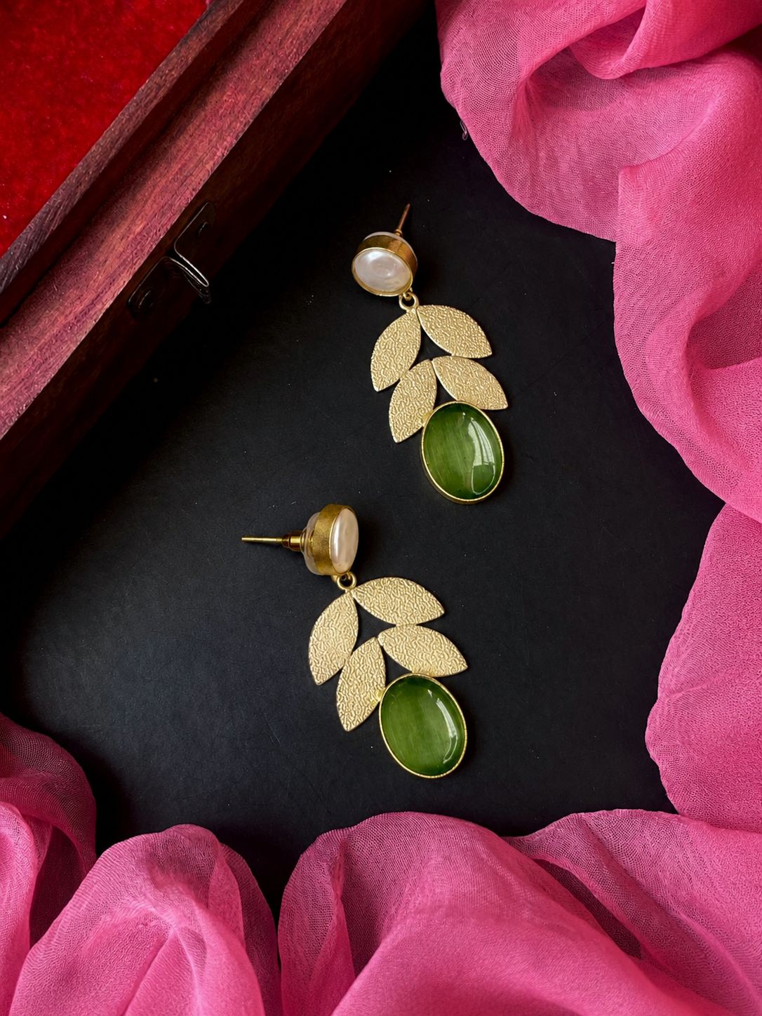 Monalisa Stone Sell Pearl Golden Leaf Earring