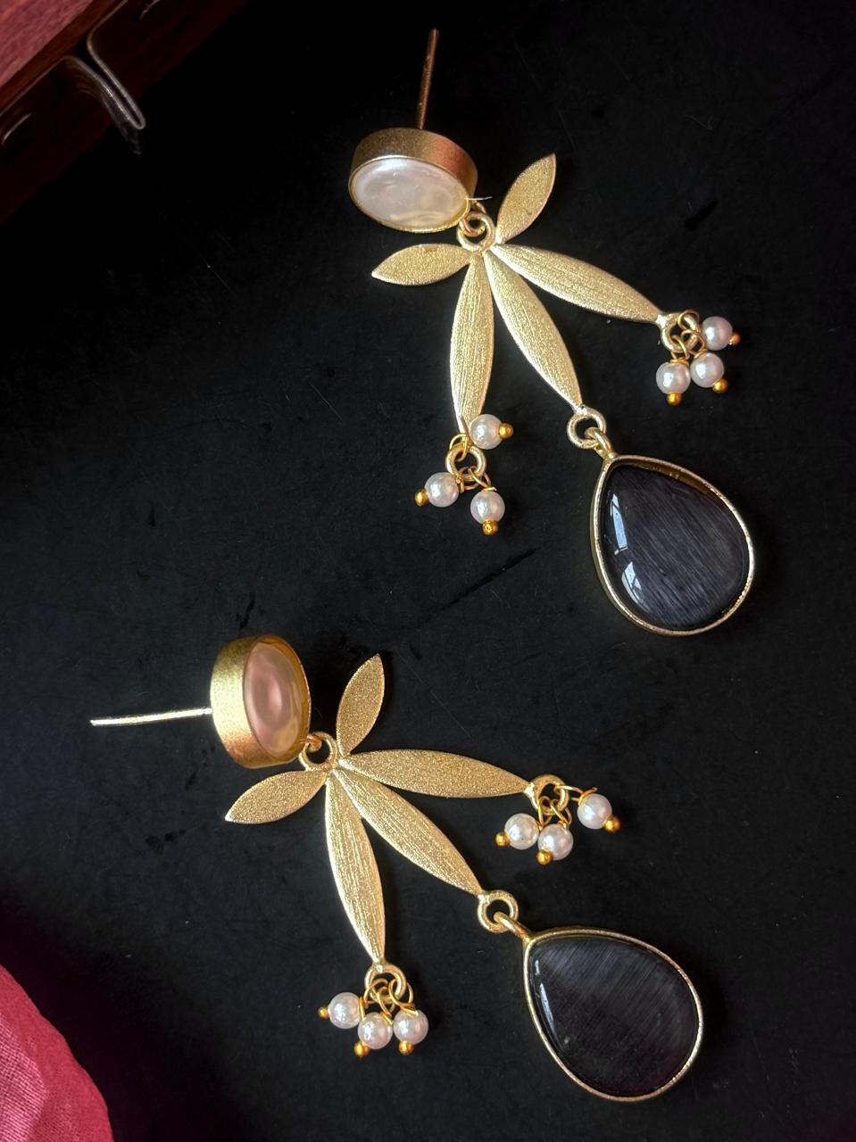 Monalisa Stone Shell Pearl Golden Geometrical Earring