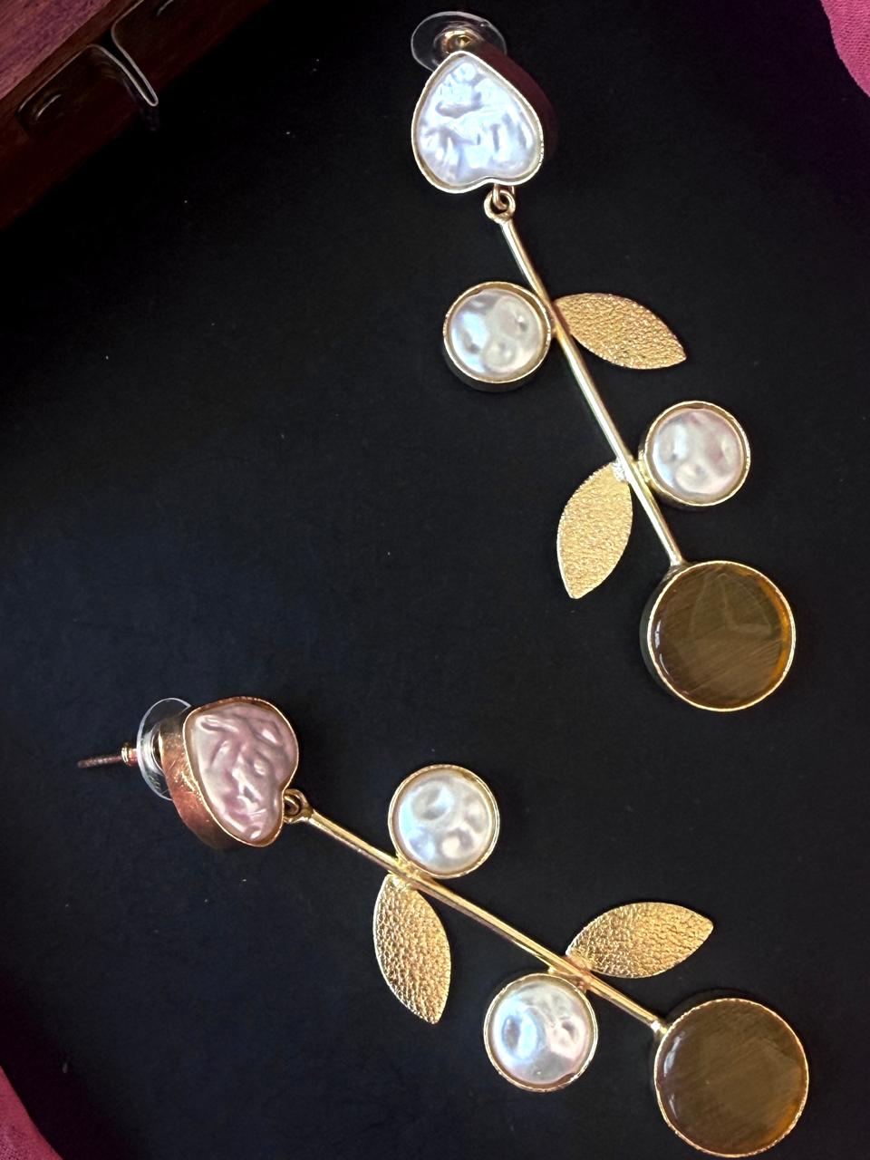 Monalisa Stone Shell Pearl Golden Leaf Earring