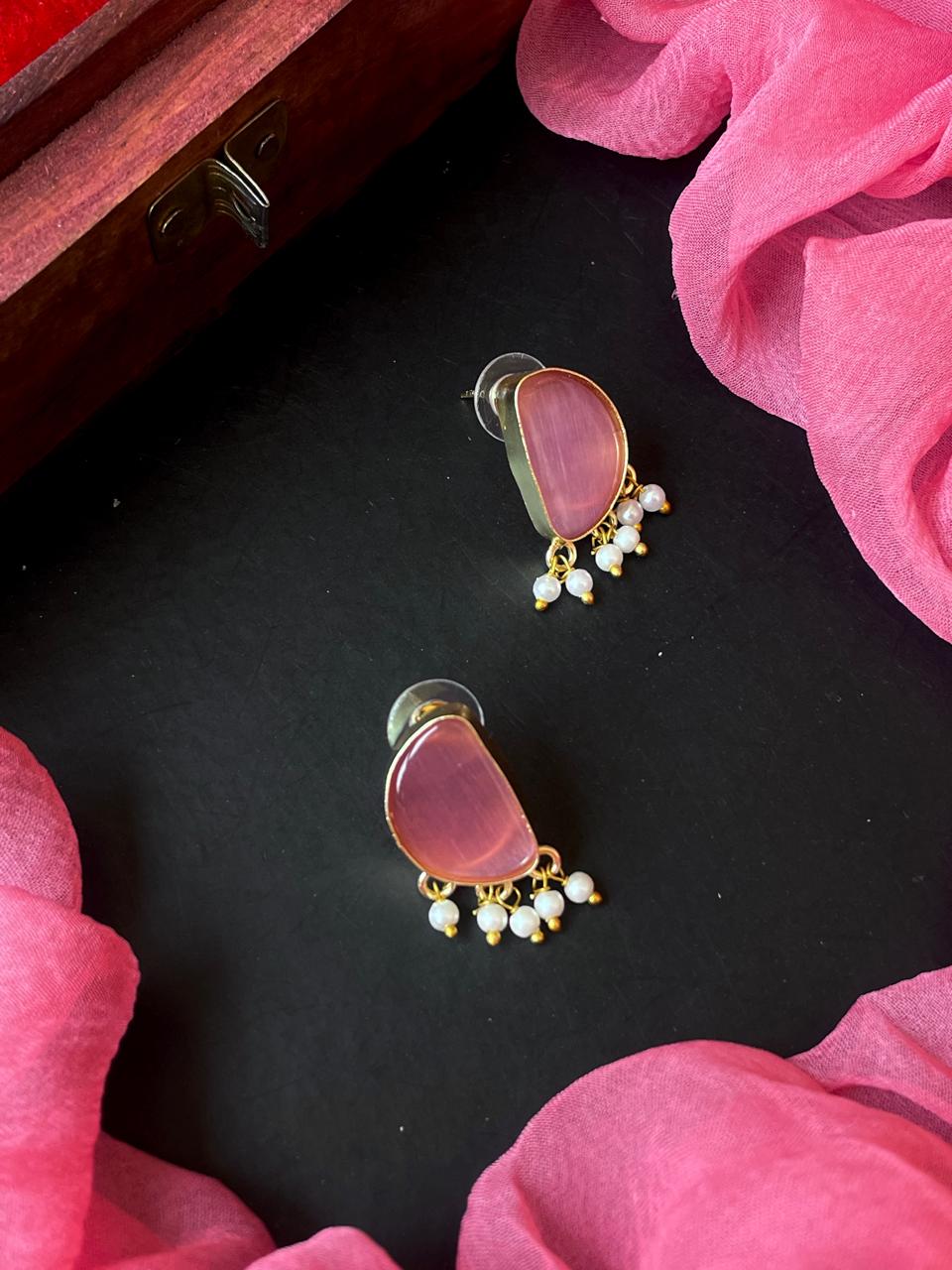 Monalisa Stone Stud Golden Earring