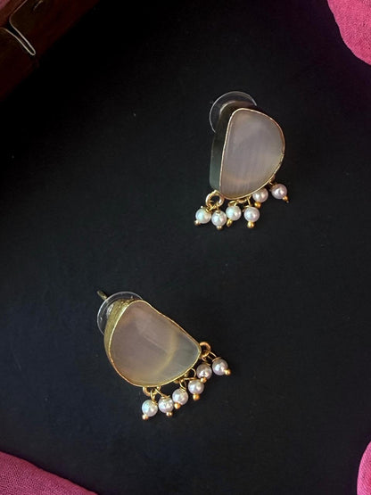 Monalisa Stone Stud Golden Earring