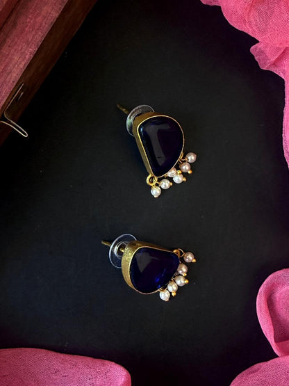 Monalisa Stone Stud Golden Earring