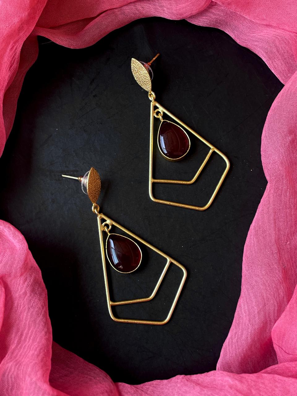 Monalisa Stone Geometrical Golden Earring