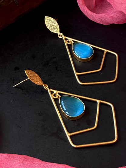 Monalisa Stone Geometrical Golden Earring