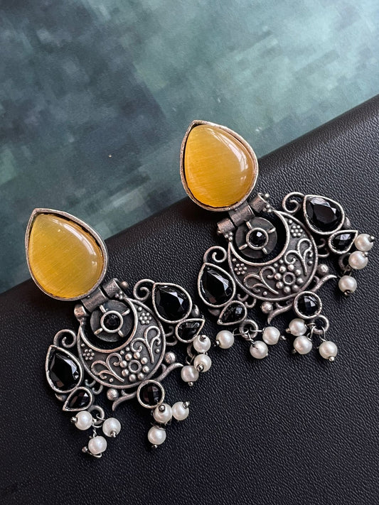 Oxidized Monalisa Stone Earring
