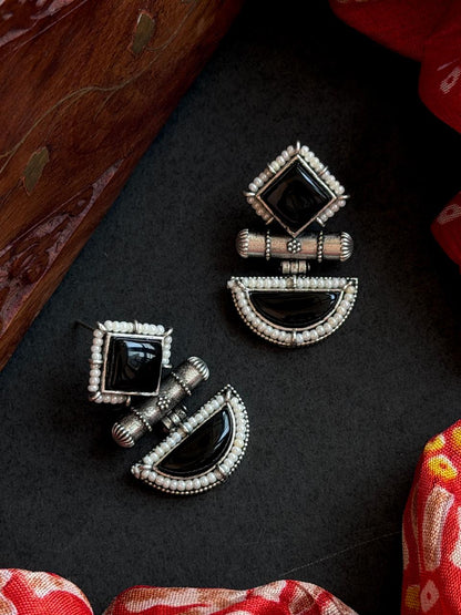 Monalisa Stone Oxidized Beaded Earring