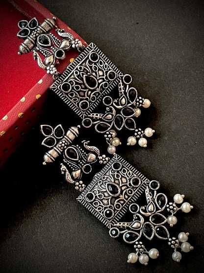 Black Polish Antique Look vertical Earring with stone work