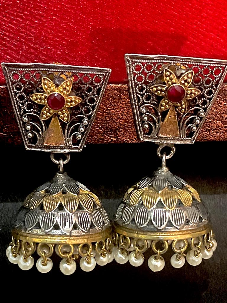 Dual tone jhumka with geometrical top earing